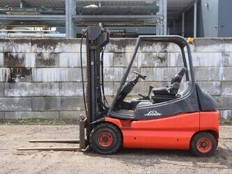 1998-linde-e30-01-1483973-48971480