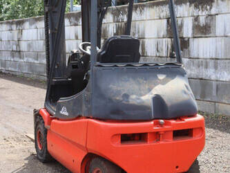 1998-linde-e30-01-1483973-48971482