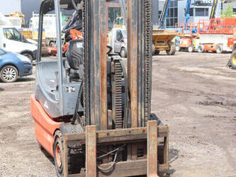 1998-linde-e30-01-1483973-48971485