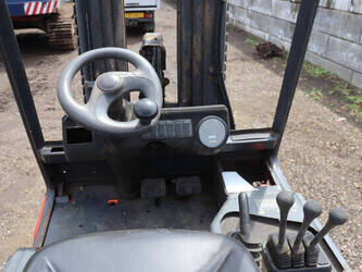 1998-linde-e30-01-1483973-48971498