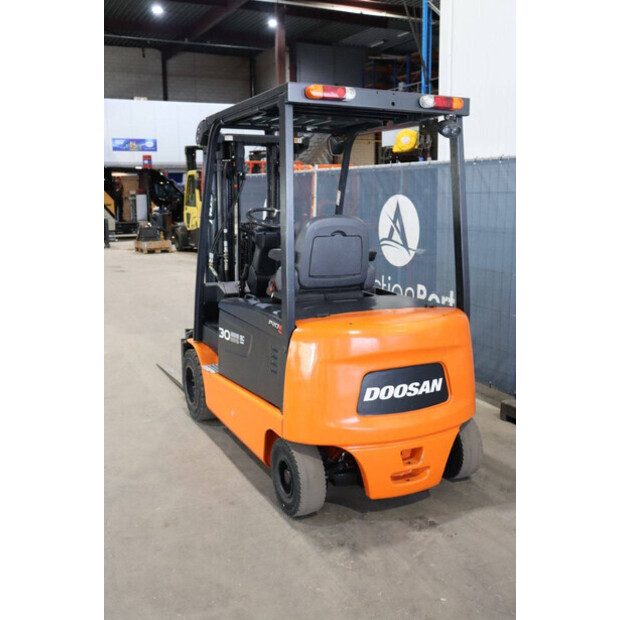 2009 Doosan B30X-5-48971594