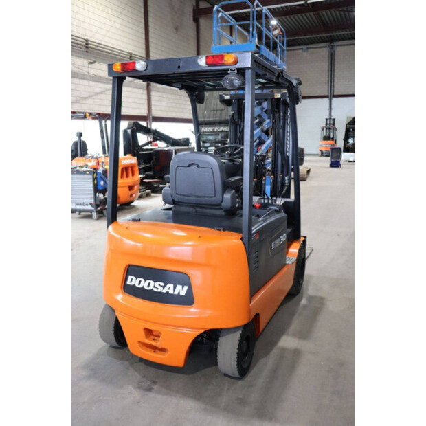 2009 Doosan B30X-5-48971596