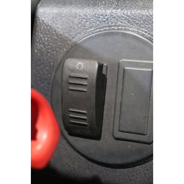 2009 Doosan B30X-5-48971628