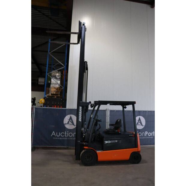 2009 Doosan B30X-5-48971629