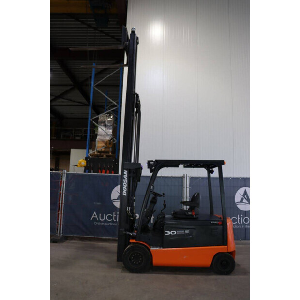 2009 Doosan B30X-5-48971630