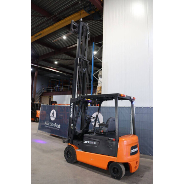 2009 Doosan B30X-5-48971631
