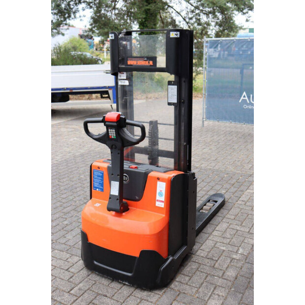 2015 بي تي SWE140L-48971780