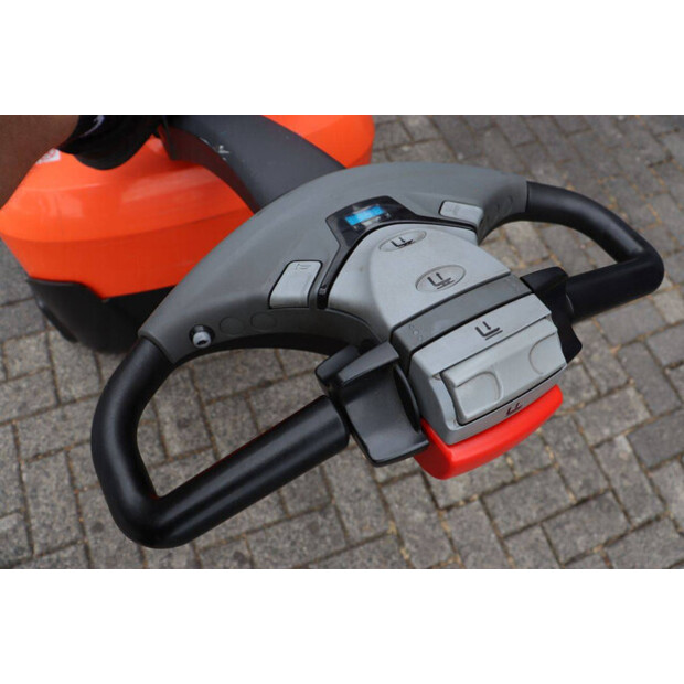 2015 بي تي SWE140L-48971790