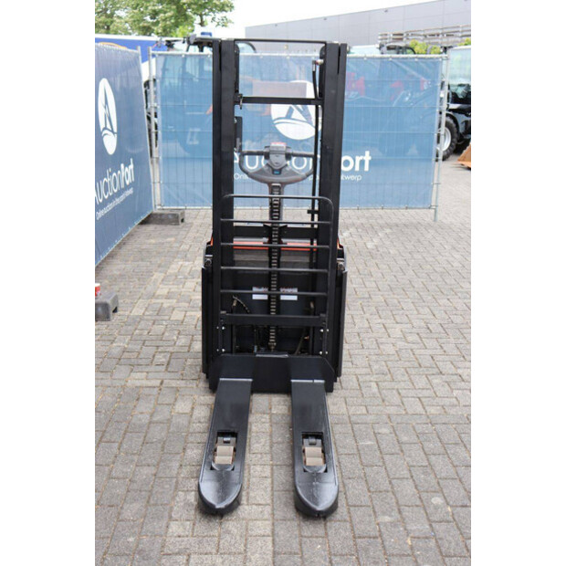 2015 BT SWE140L-48971810