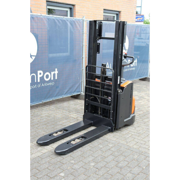 2015 BT SWE140L-48971811