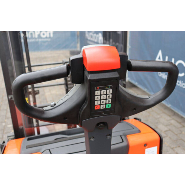 2015 BT SWE140L-48971815