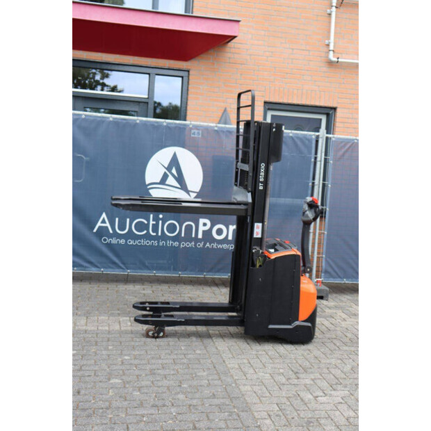 2015 BT SWE140L-48971824
