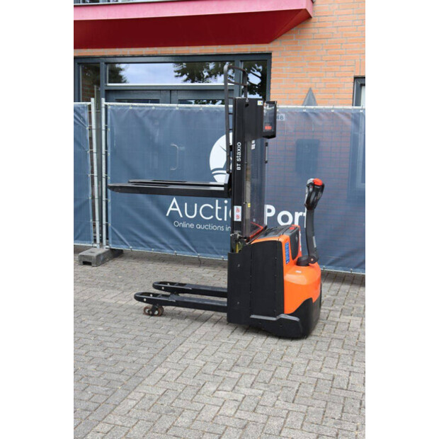 2015 BT SWE140L-48971826