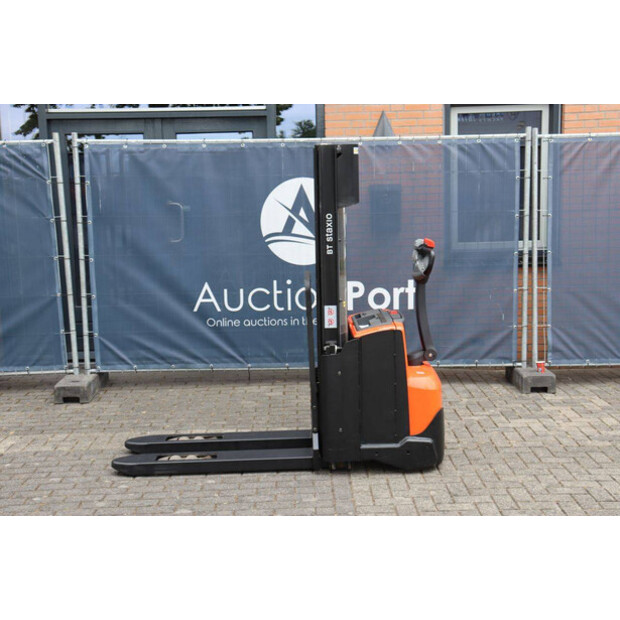2015 BT SWE140L-48971828