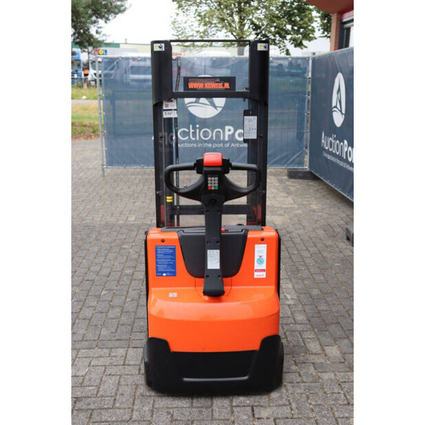 2015 BT SWE140L-48971831