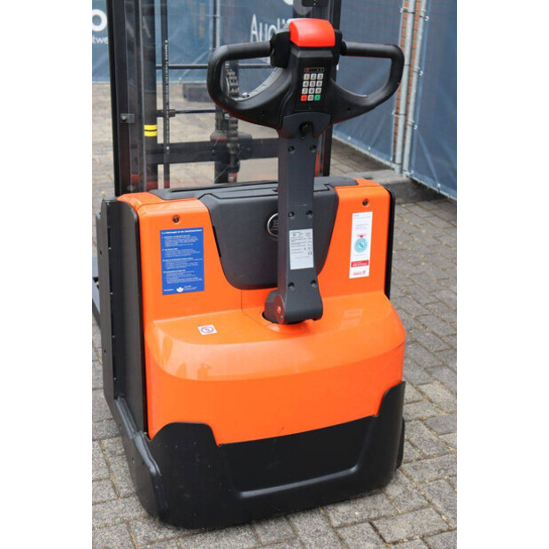 2015 BT SWE140L-48971839