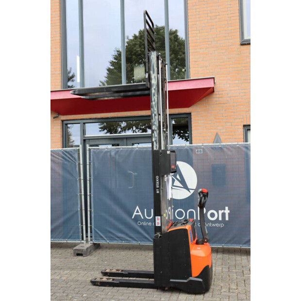 2016 BT SWE140L-48971884