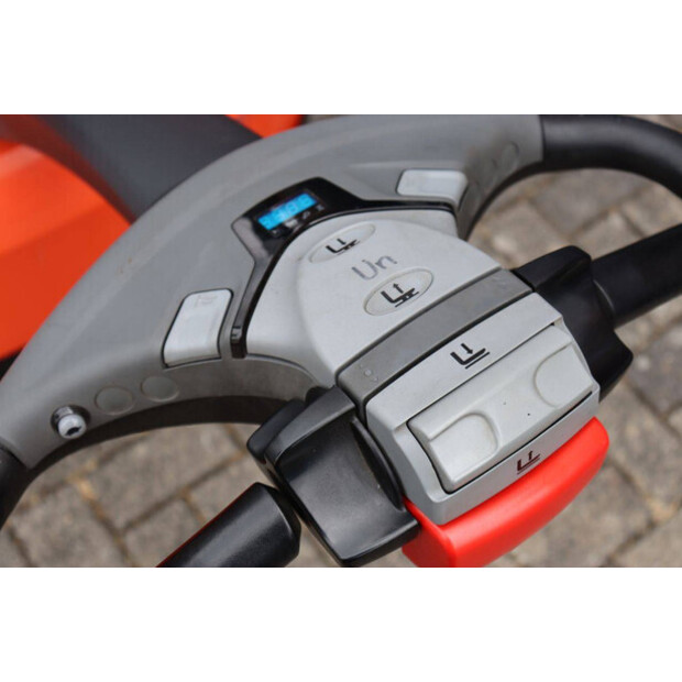 2015 بي تي SWE140L-48971933