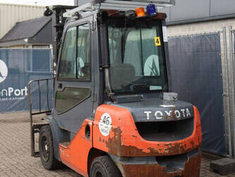 2020-toyota-02-8fdf30-1483997-48972377