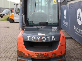 2020-toyota-02-8fdf30-1483997-48972378