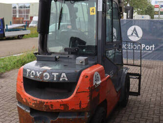 2020-toyota-02-8fdf30-1483997-48972379