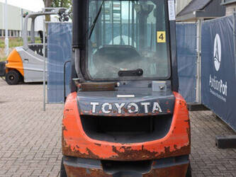 2020-toyota-02-8fdf30-1483998-48972416