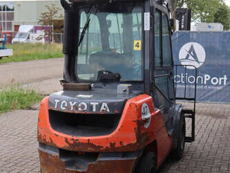 2020-toyota-02-8fdf30-1483998-48972417