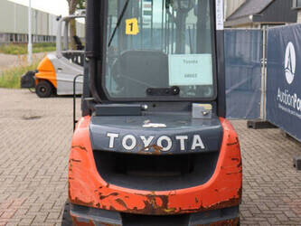 2020-toyota-02-8fdf30-1483999-48972453