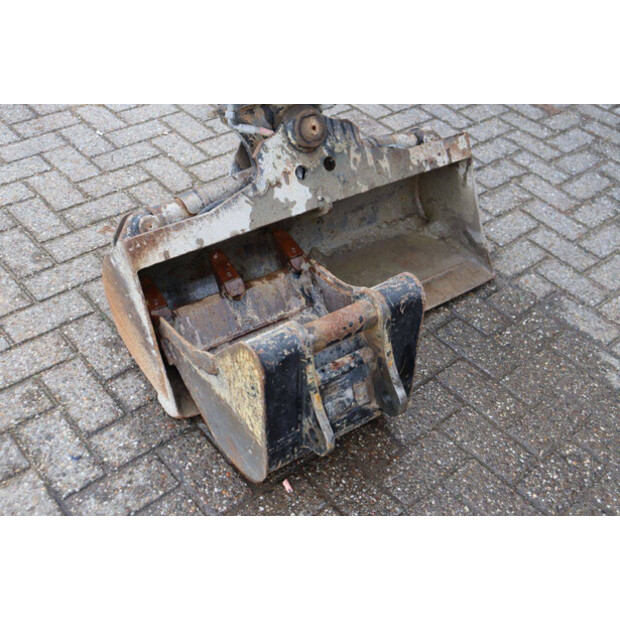 2017 SCHAEFF TC16-48972600