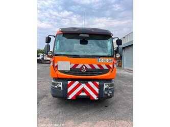 2010-renault-premium-1483477-48972844
