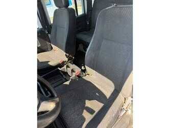 land-rover-defender-1482048-48972961