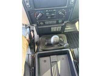 land-rover-defender-1482048-48972963
