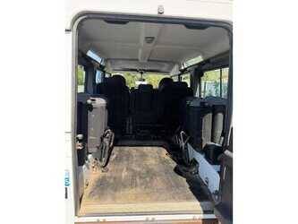 land-rover-defender-1482048-48972970