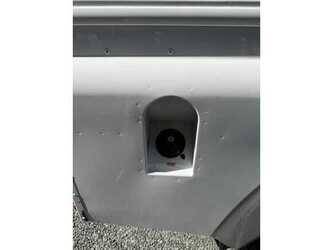 land-rover-defender-1482048-48972971