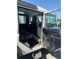 land-rover-defender-1482048-48972972