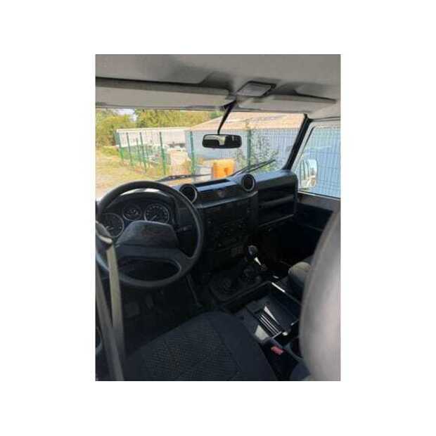 Land Rover Defender-48972977