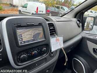 2015-renault-traffic-1484013-48973080