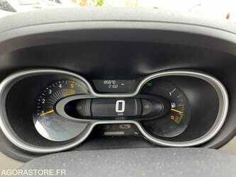 2015-renault-traffic-1484013-48973081