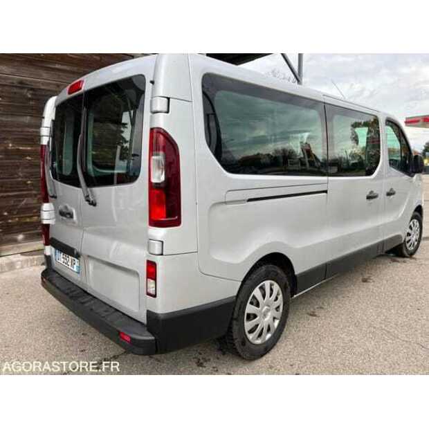 2015 Renault Traffic-48973085