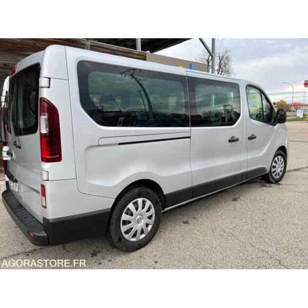 2015 Renault Traffic-48973088