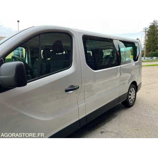 2015 Renault Traffic-48973090