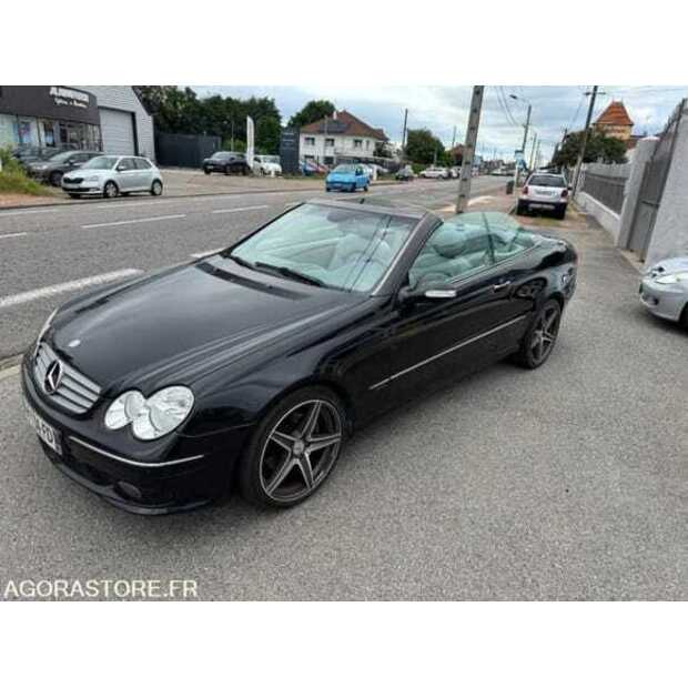2004 Mercedes-Benz CLK-48973091
