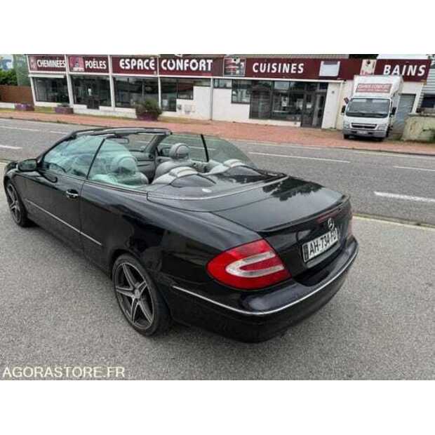 2004 Mercedes-Benz CLK-48973094
