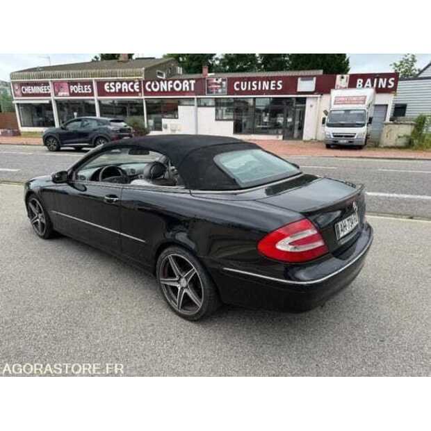 2004 Mercedes-Benz CLK-48973096