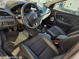 2015-renault-megane-1484015-48973106