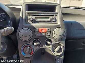 2011-fiat-panda-1484024-48973199