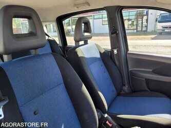 2011-fiat-panda-1484024-48973202