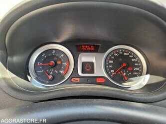 2007-renault-clio-1484028-48973246