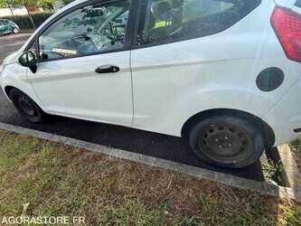2011-ford-fiesta-1483145-48973274