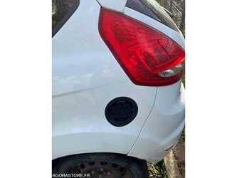 2011-ford-fiesta-1483145-48973275